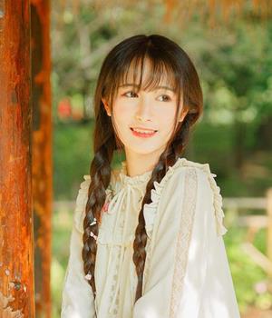 性格招人稀罕，到哪人缘都不会差的星座女