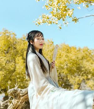 从不主动提爱，却把爱意藏在每一件小事里